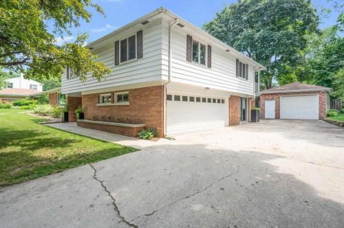 2607 Beaumont St, Green Bay, WI 54301-2927