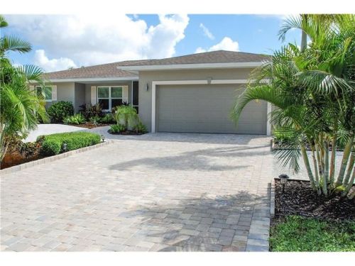 600 Portia St, Nokomis, FL 34275-2366