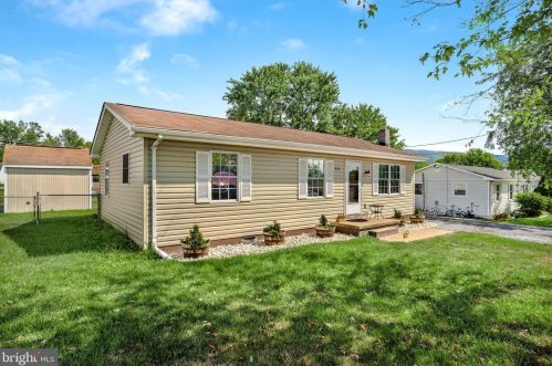 272 Borum St, Strasburg, VA 22657-2337