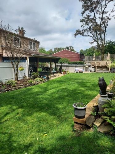 16 Arnold Dr, Verona, PA 15147-3302