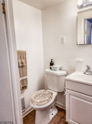 18 Barber Ave, West Deptford NJ  08096-2414 exterior