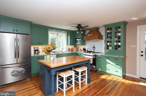 126 Dark Hollow Rd, Pipersville PA  18947-9369 exterior