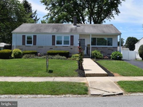 28 Runyon Rd, Hummelstown, PA 17036-2501