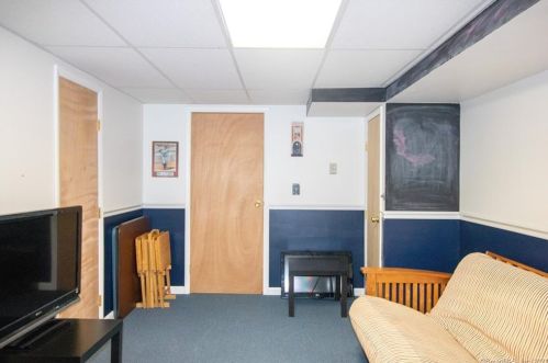 34 Lester St, United States Coast Guard Ac CT  06320-4327 exterior