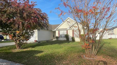 323 Wind Dr, Dover DE  19901-8608 exterior