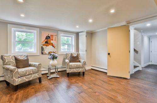 8 Justin Ave, Salem NH  03079-2319 exterior