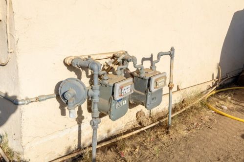 515 Crawford St, Bakersfield CA  93305-2610 exterior