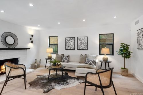 4070 Bakman Ave, North Hollywood CA  91602-3302 exterior