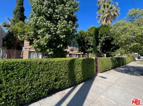 6725 Laurel Canyon Blvd, North Hollywood, CA 91606-1528
