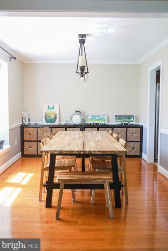 10725 Bear Oak Ct, Springfield VA  22015-2403 exterior