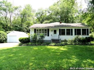 504 Roberts Ct, Hurley, NY 12443-5511