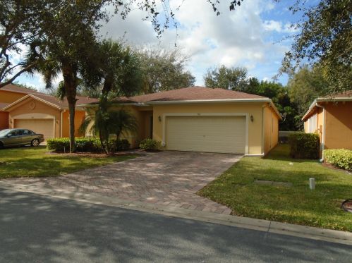 911 Fieldstone Way, West Palm Beach, FL 33413-1246