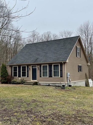 105 Squaw Rock Rd, Moosup, CT 06354-1749