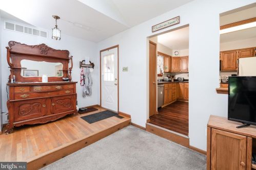 6 Pendleton Dr, Berlin Boro NJ  08009-9672 exterior