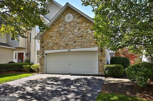 129 Birkdale Dr, Blue Bell, PA 19422-3271
