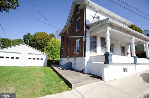 563 Columbia Ave, Bangor PA  18013-1747 exterior