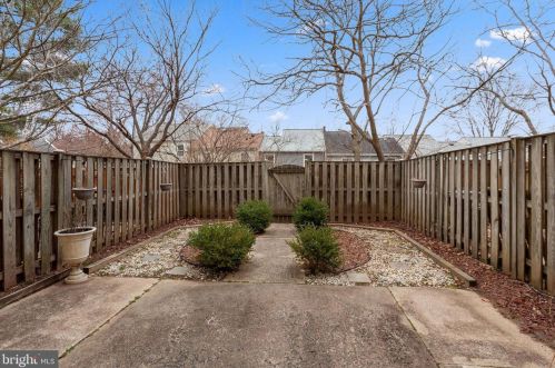 5509 Miles Ct, Springfield VA 22151-1714 exterior