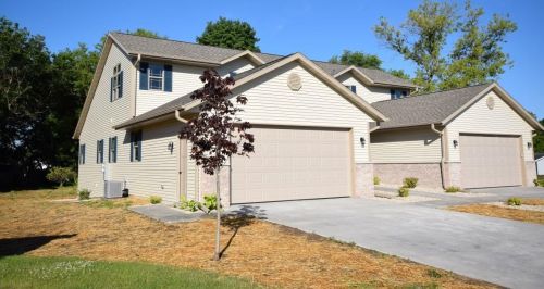 1328 Legion Cir, West Bend, WI 53090-2027