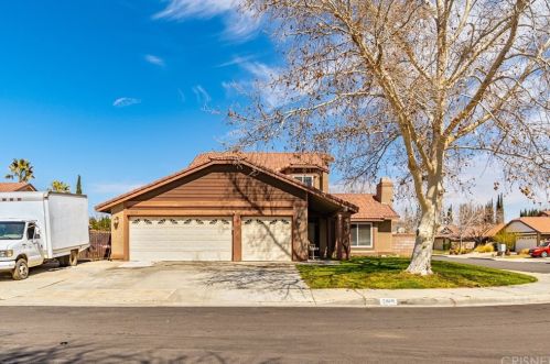 2819 Springfield Pl, Lancaster, CA 93536-5884