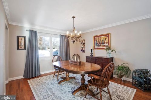 1162 Horseshoe Dr, Blue Bell PA  19422-1947 exterior