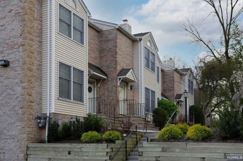 196 Madison Ave, Dumont, NJ 07628-2538