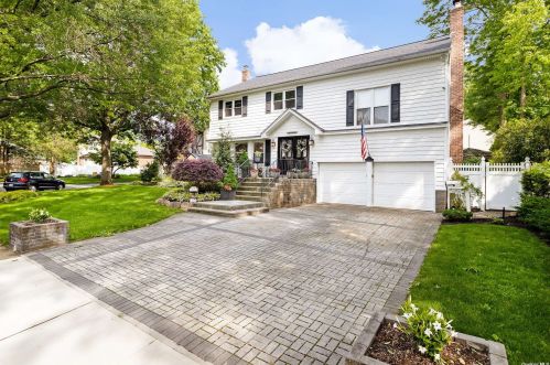 2 Karen Ct, Westbury, NY 11590-1008