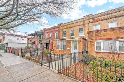 2315 Crescent St, Long Island City, NY 11105-3107