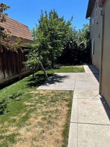 6736 Bruins Ct, Winton CA  95388-9671 exterior