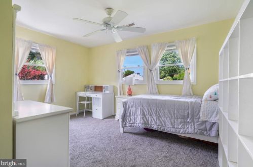 1009 Willow St, Southampton PA  18966-3435 exterior