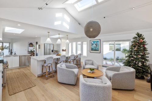 221 Martinique Ave, Tiburon CA  94920-1044 exterior