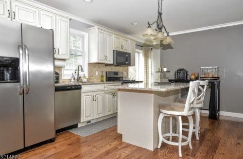 84 Morris Ave, West Milford Lakes NJ  07480-1121 exterior