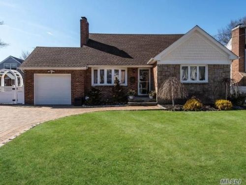 315 Ivy Ave, Westbury, NY 11590-1938