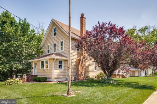 2934 Centre St, Camden, NJ 08109-2525