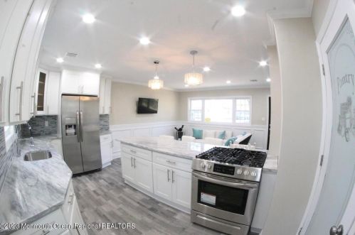 234 Orangewood Dr, Bricktown NJ  08723-3322 exterior