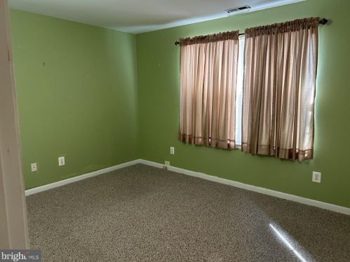 1422 Tristram Cir, West Deptford NJ  08051-2265 exterior