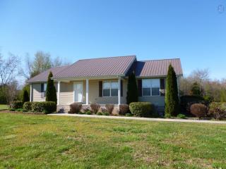 754 Newt Vanattia Rd, Hillsboro, TN 37342-3184