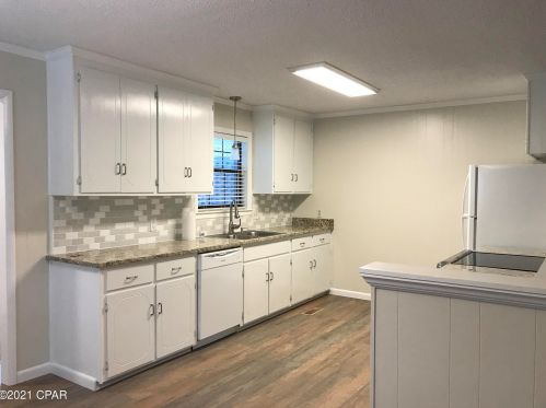 2956 Caledonia St, Marianna FL  32446-3004 exterior