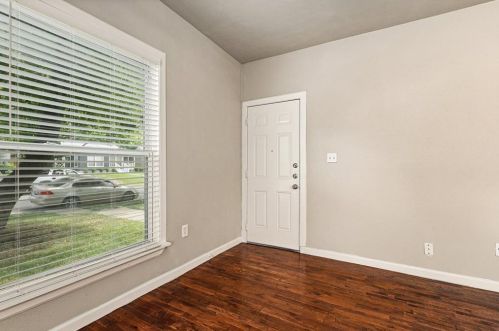 3128 Willing Ave, Fort Worth, TX 76110-3832