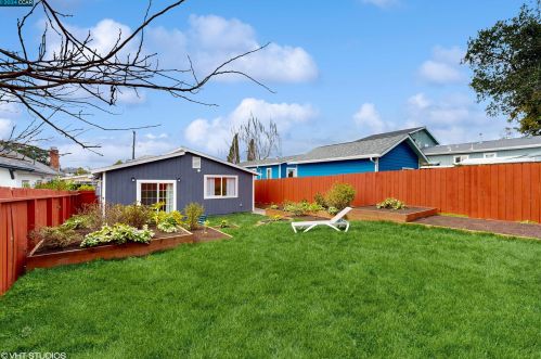 5054 Congress Ave, Oakland CA  94601-5402 exterior