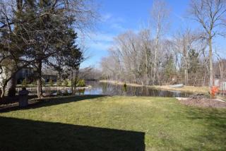 1455 Shoreland Ln, Hubertus, WI 53033-9757