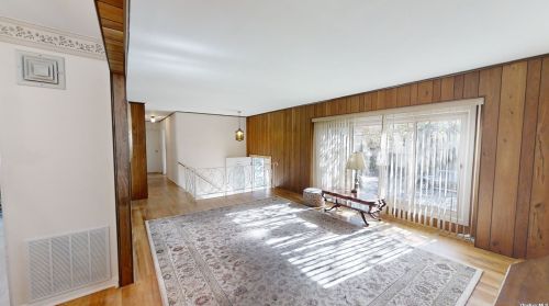 17 Pickwick Hill Dr, Huntington Station NY  11746-1240 exterior