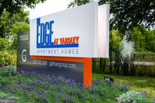 17102 Cornerstone Dr, Yardley, PA 19067-7927