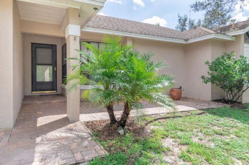1739 Hallcrest Dr, Deltona, FL 32725-3814