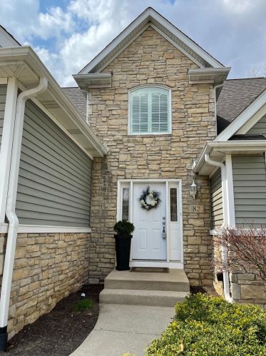 82 Hawick Dr, Valpo, IN 46385-9331