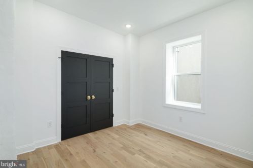 1613 15th St, Philadelphia PA  19121-3401 exterior