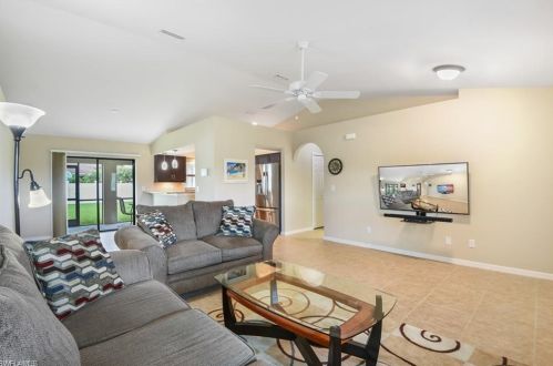 202 10th Pl, Cape Coral, FL 33909-2619