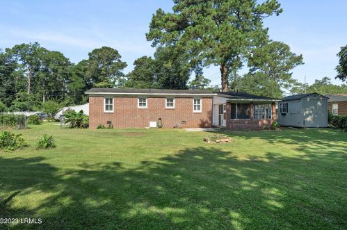 217 Burroughs Ave, Beaufort SC  29902-5307 exterior