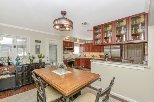 2308 Oakdale Ave, Seaford NY  11783-3141 exterior