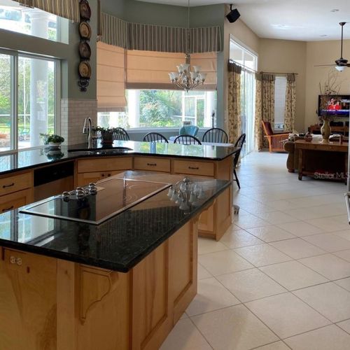 2022 Whitfield Ln, Orlando, FL 32835-5939