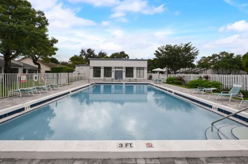 104 Sunshine Blvd, West Palm Beach FL  33411-1208 exterior